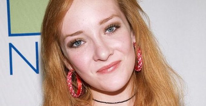 Scarlett Pomers Plastic Surgery and Body Measurements