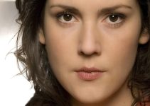 Did Melanie Lynskey Undergo Plastic Surgery? Body Measurements and More!