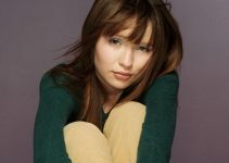 Emily Browning Plastic Surgery