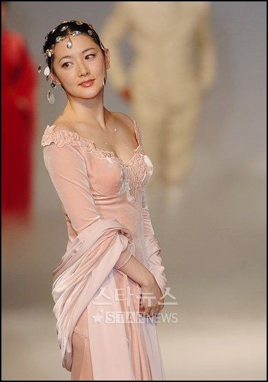 Lee Young-ae Cosmetic Surgery Body