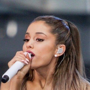 Ariana Grande Plastic Surgery Face