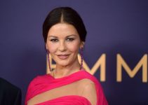 Catherine Zeta-Jones and the Plastic Surgery Rumors