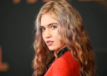 Grimes and the Plastic Surgery Buzz