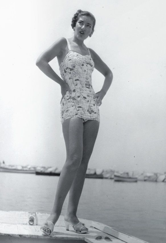 Maria Callas Slender Figure Arm Lift